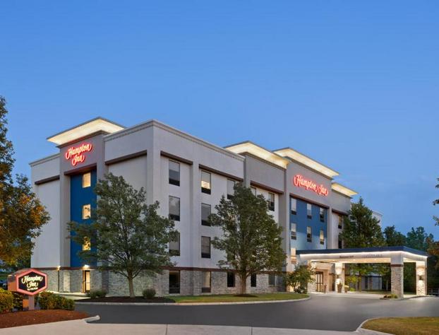 Hampton Inn Cleveland Airport - Tiedeman Road hotel detail image 1