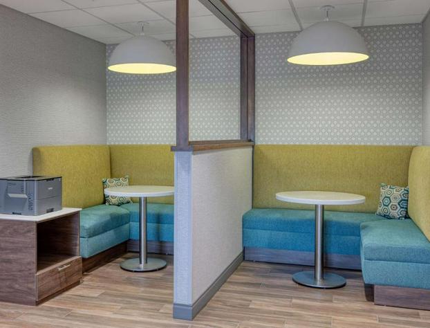 Hampton Inn Cleveland Airport - Tiedeman Road hotel detail image 4