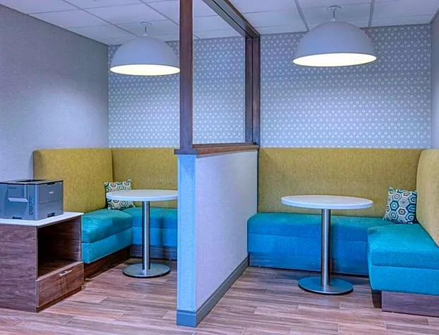 Hampton Inn Cleveland Airport - Tiedeman Road hotel detail image 2