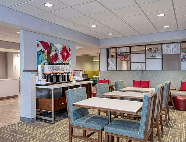 Hampton Inn Cleveland Airport - Tiedeman Road hotel detail image 4