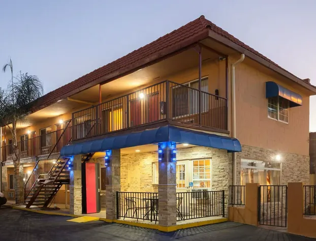 Om Park Inn and Suites El Cajon near San Diego hotel detail image 1