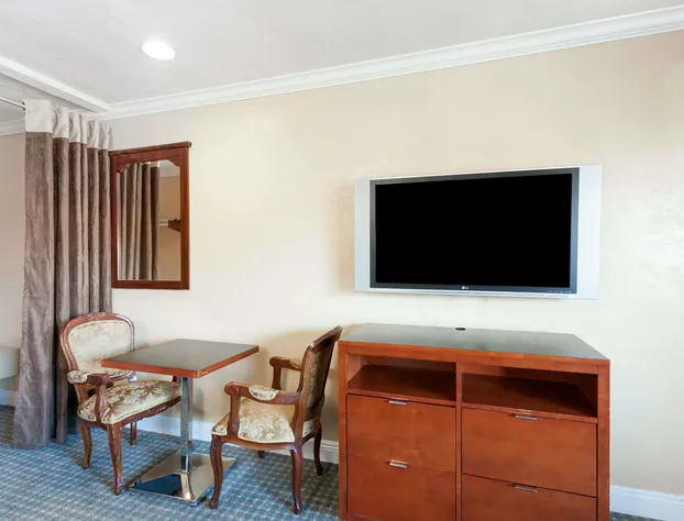 Travelodge by Wyndham El Cajon hotel detail image 2