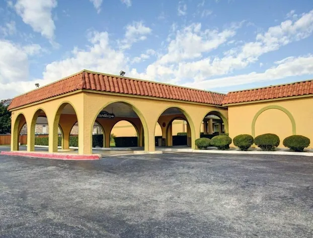 University Inn hotel detail image 1