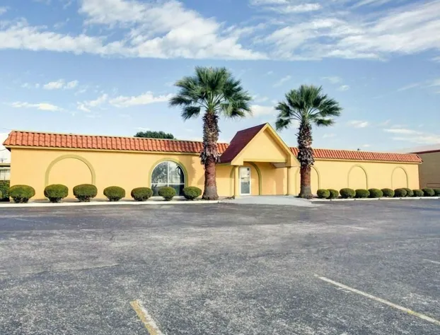 University Inn hotel detail image 2