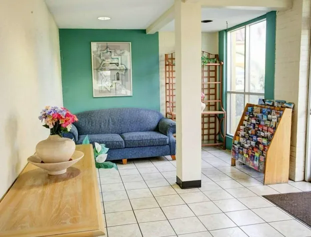 University Inn hotel detail image 3