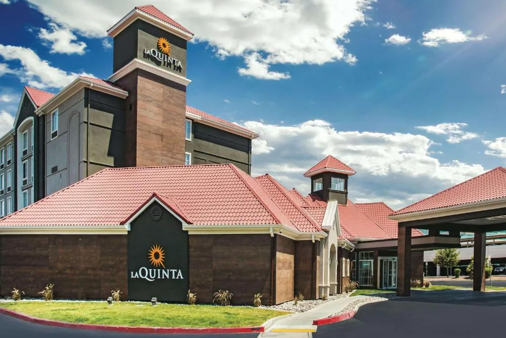 La Quinta Inn & Suites by Wyndham Las Vegas Summerlin Tech hotel hero