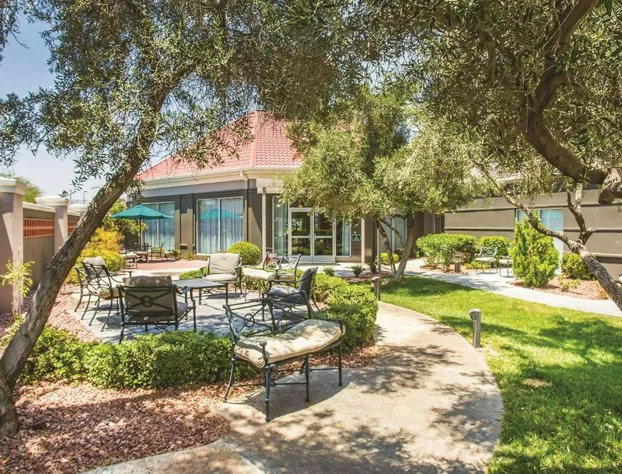 La Quinta Inn & Suites by Wyndham Las Vegas Summerlin Tech hotel detail image 1