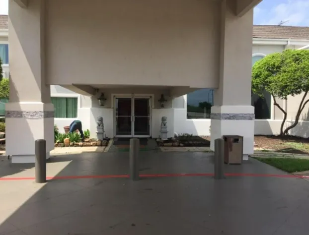 Studio 6 Burleson hotel detail image 3