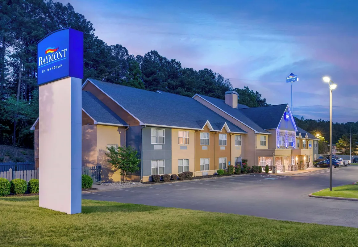 Baymont by Wyndham Kennesaw hotel hero