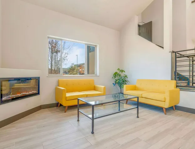 Days Inn by Wyndham Thornton hotel detail image 4