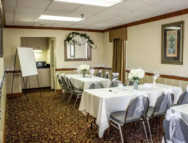 Clarion Pointe Durham Research Triangle Park hotel detail image 2