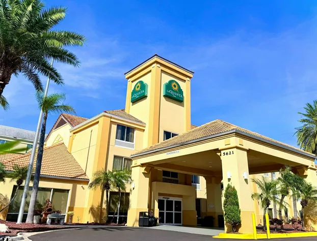 La Quinta Inn & Suites by Wyndham Orlando Universal area hotel detail image 2