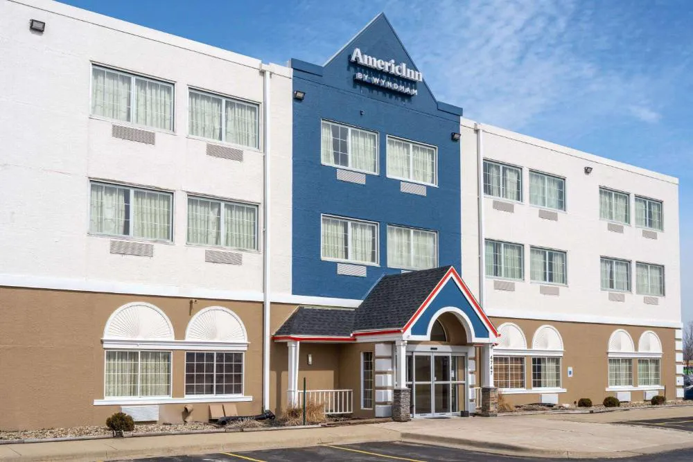 AmericInn by Wyndham Cedar Rapids North hotel hero