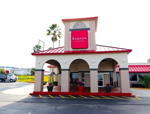 Ramada by Wyndham Davenport Orlando South hotel detail image 1