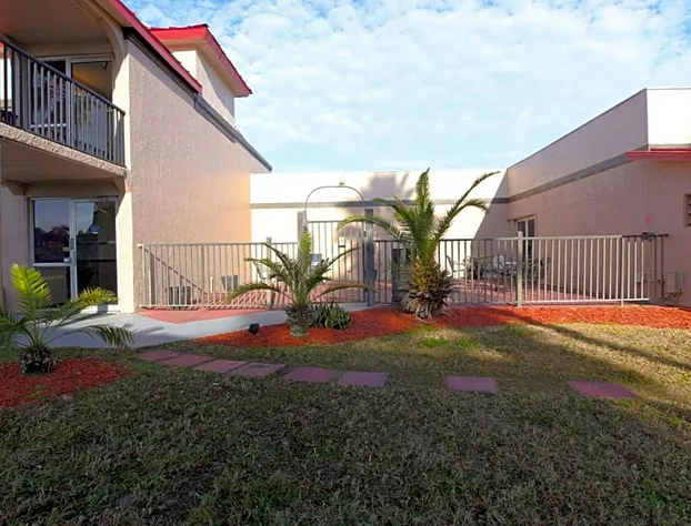 Ramada by Wyndham Davenport Orlando South hotel detail image 4