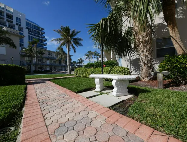 Holiday Isle Yacht Club hotel detail image 4