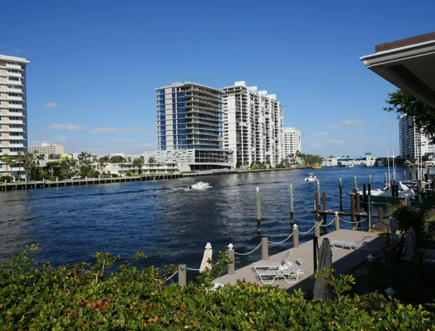 Holiday Isle Yacht Club hotel detail image 4