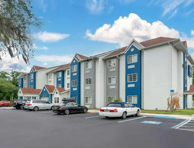 Microtel Inn & Suites by Wyndham Brooksville hotel detail image 3