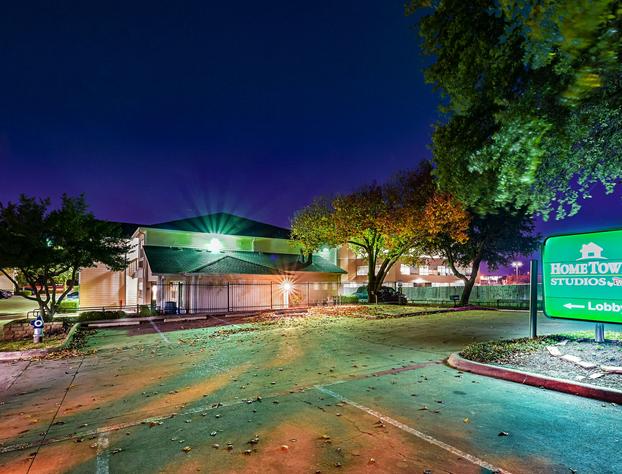 HomeTowne Studios By Red Roof Dallas - North Addison/ Tollway hotel detail image 3