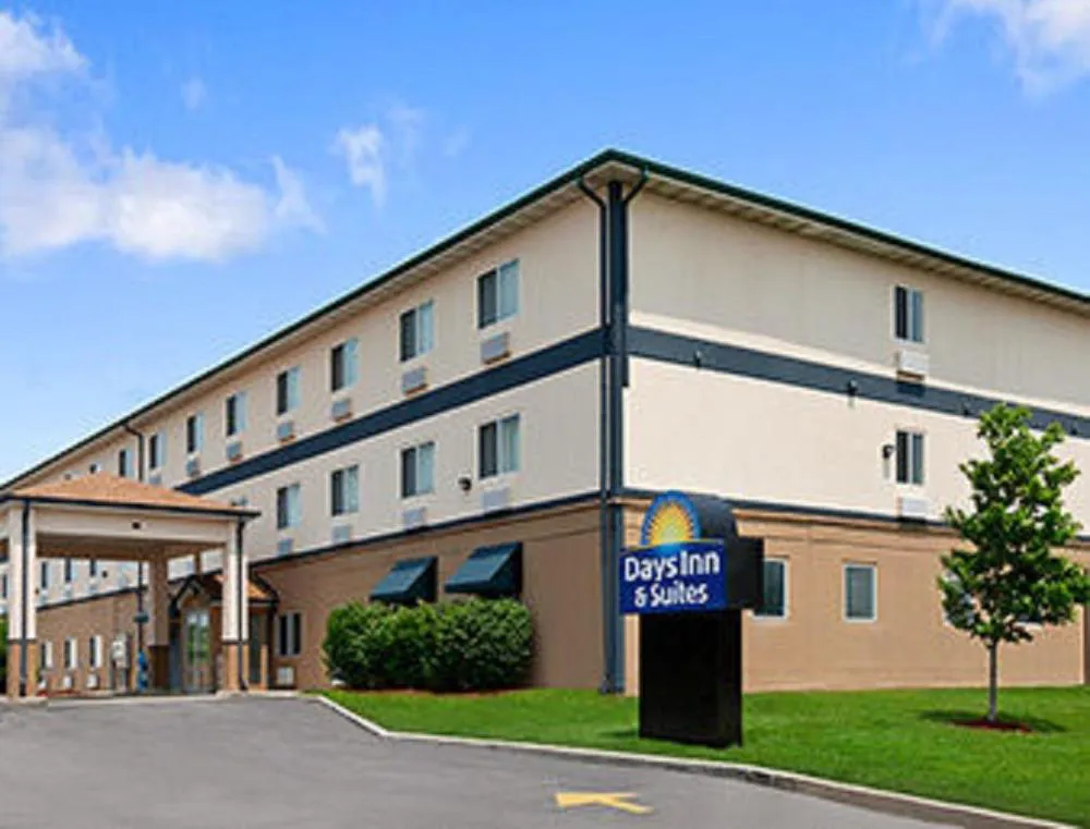 Days Inn & Suites by Wyndham Romeoville hotel hero