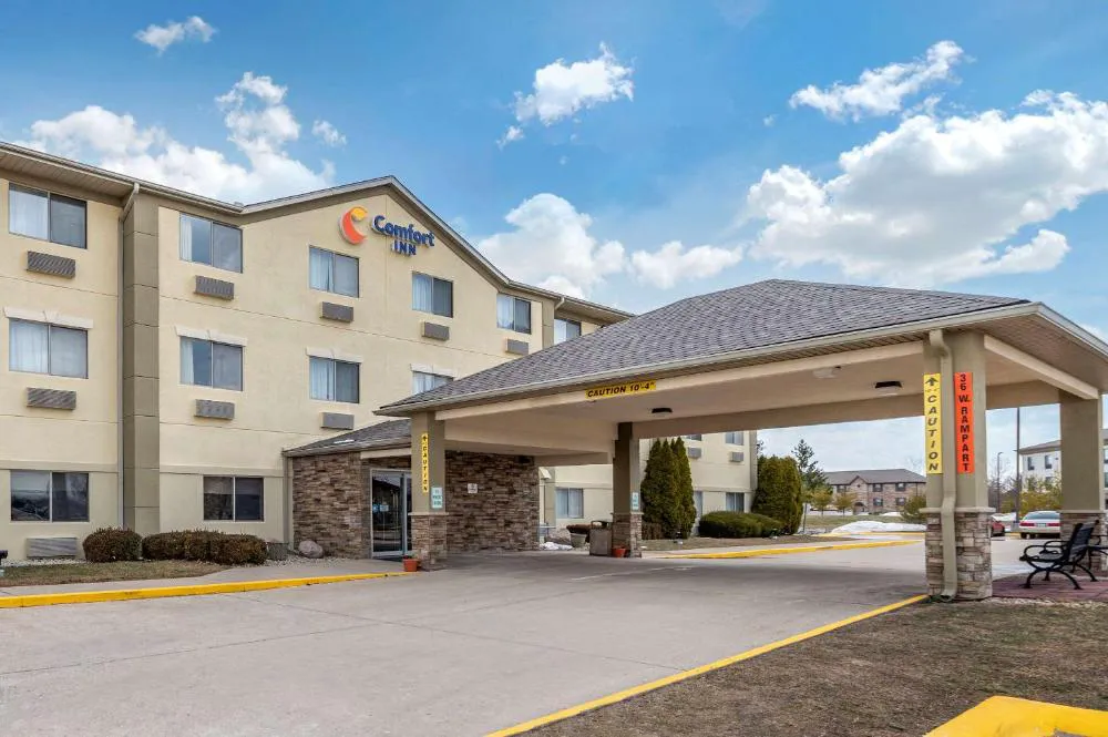 Comfort Inn Shelbyville North hotel hero
