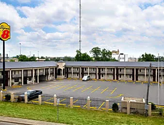 Super 8 by Wyndham San Antonio Pearl District / Downtown hotel detail image 3