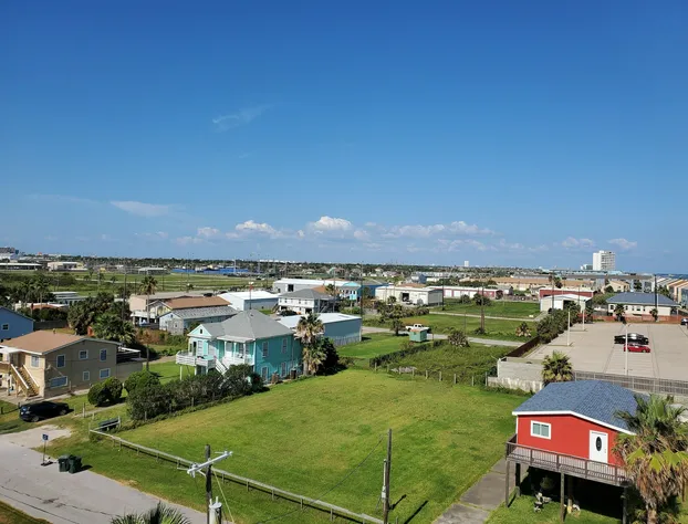 Holiday Inn Express & Suites Galveston West-Seawall hotel detail image 2