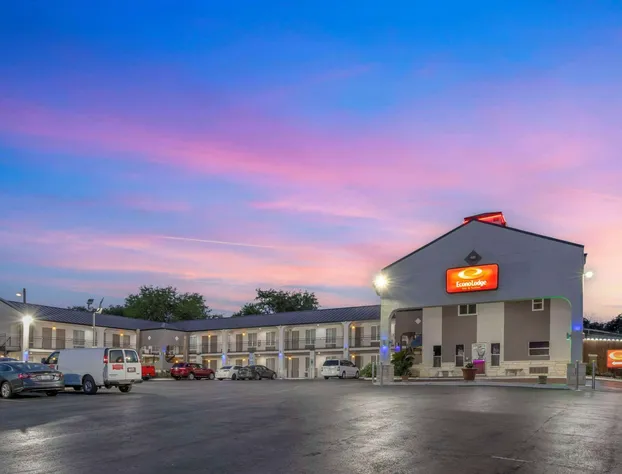 Econo Lodge Inn & Suites Near Lackland AFB hotel detail image 4
