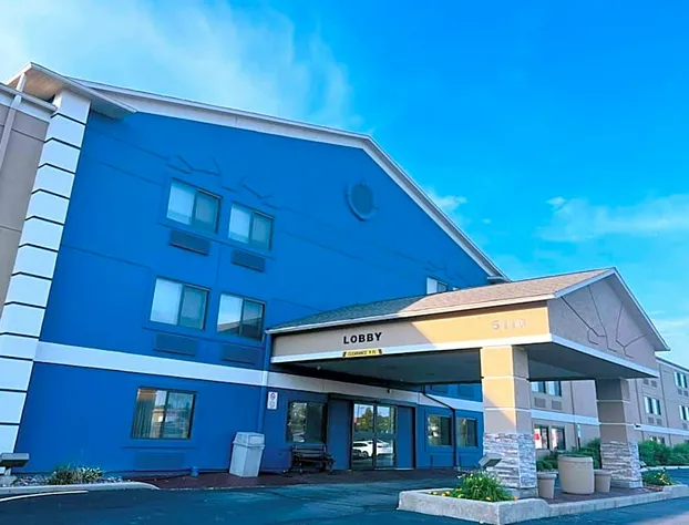 AmericInn by Wyndham Glendale/Milwaukee hotel detail image 1