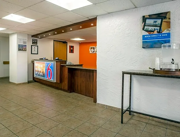 Motel 6 Prospect Heights, IL hotel detail image 2