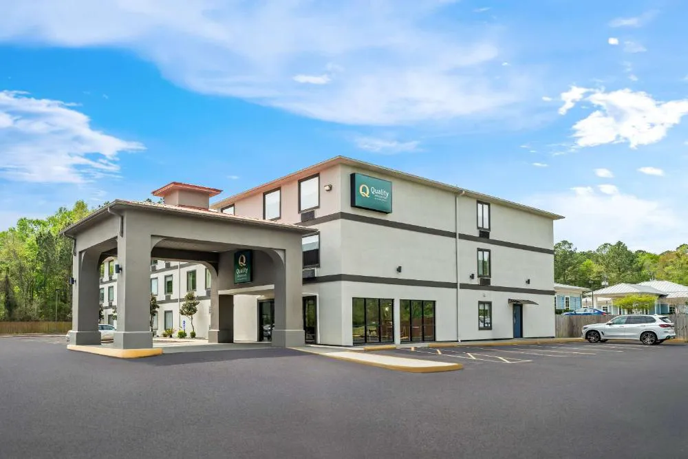 Quality Inn & Suites Biloxi - Ocean Springs hotel hero