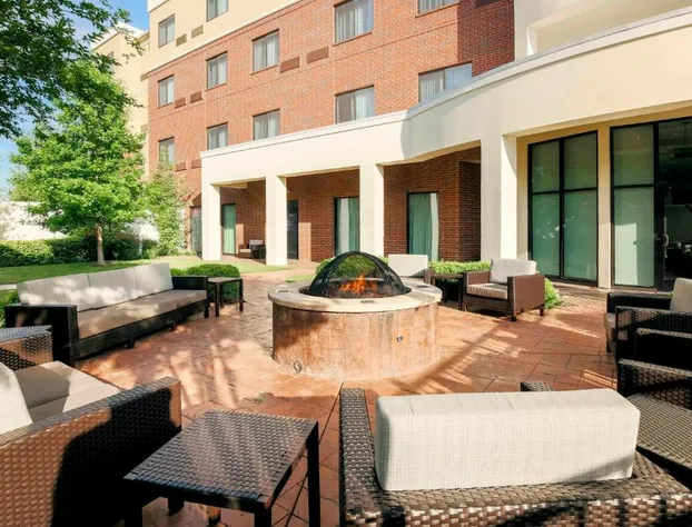 Courtyard by Marriott Dallas Arlington South hotel detail image 4