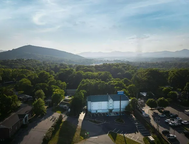 Rodeway Inn & Suites near Outlet Mall - Asheville hotel detail image 2