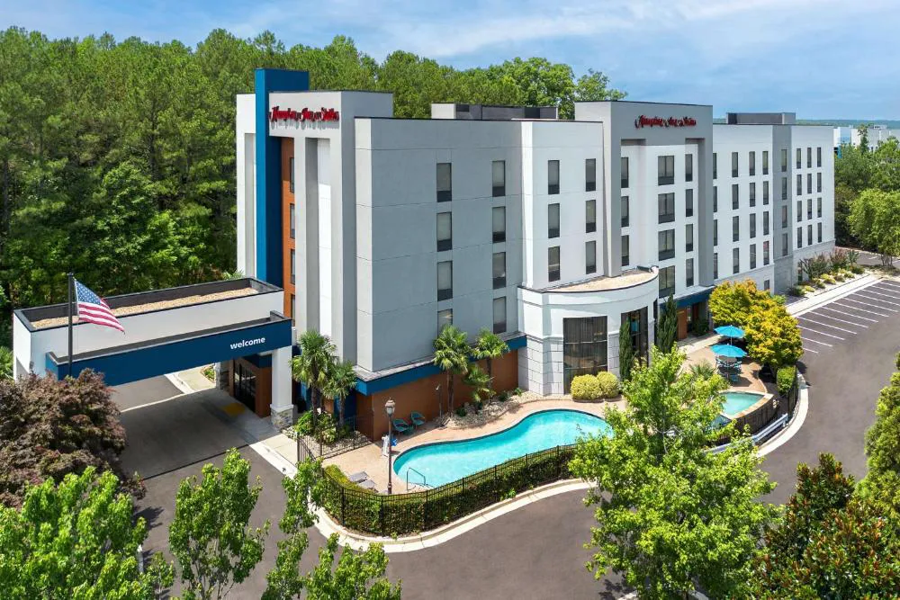 Hampton Inn & Suites ATL-Six Flags hotel hero