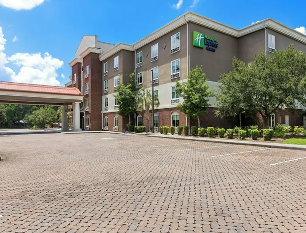 Holiday Inn Express and Suites Savannah - Midtown by IHG hotel detail image 1