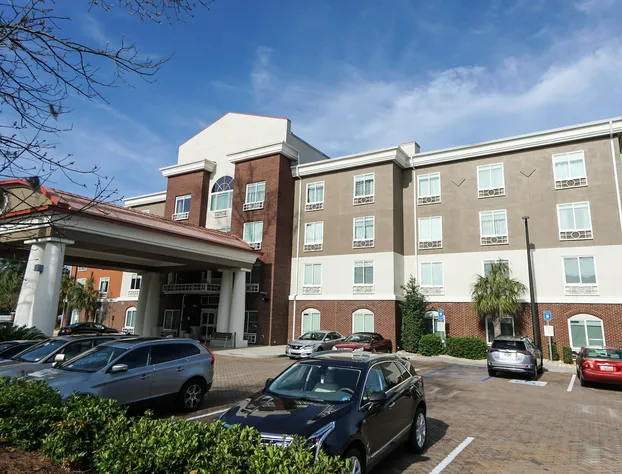 Holiday Inn Express and Suites Savannah - Midtown by IHG hotel detail image 2