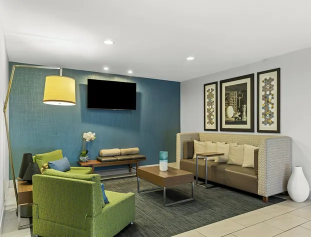 Holiday Inn Express and Suites Savannah - Midtown by IHG hotel detail image 4