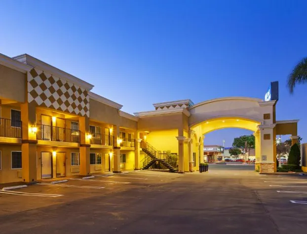 Best Western Woodland Hills Inn hotel detail image 1