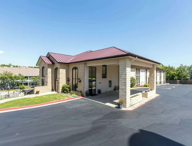 Super 8 by Wyndham Branson/Andy Williams Theater hotel detail image 3