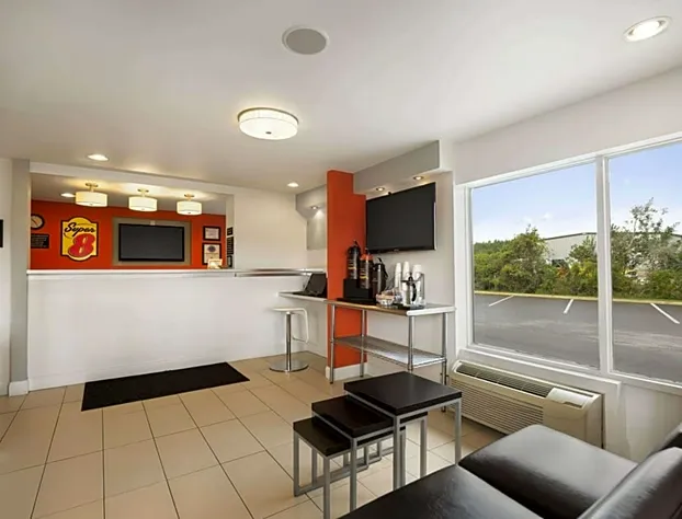 Super 8 by Wyndham Ormond Beach hotel detail image 3