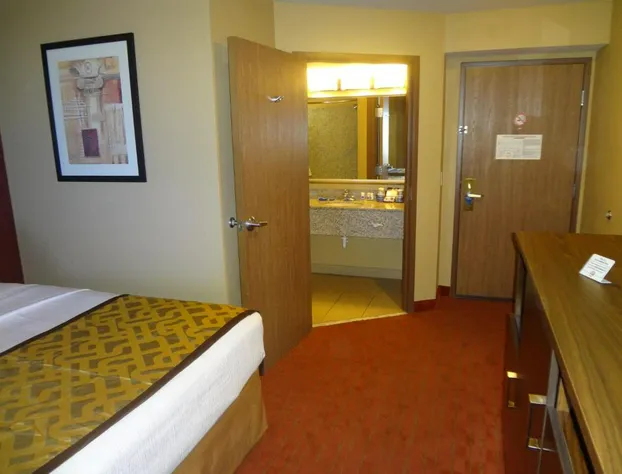 Best Western Plus Woodland Hills Hotel & Suites hotel detail image 4