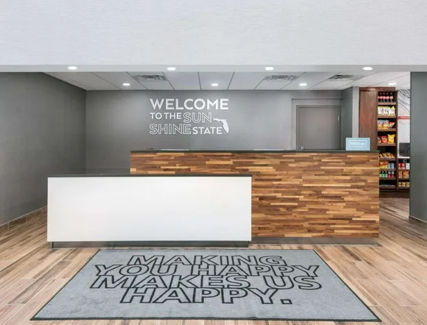 Hampton Inn & Suites Fort Myers Beach/Sanibel Gateway hotel detail image 2