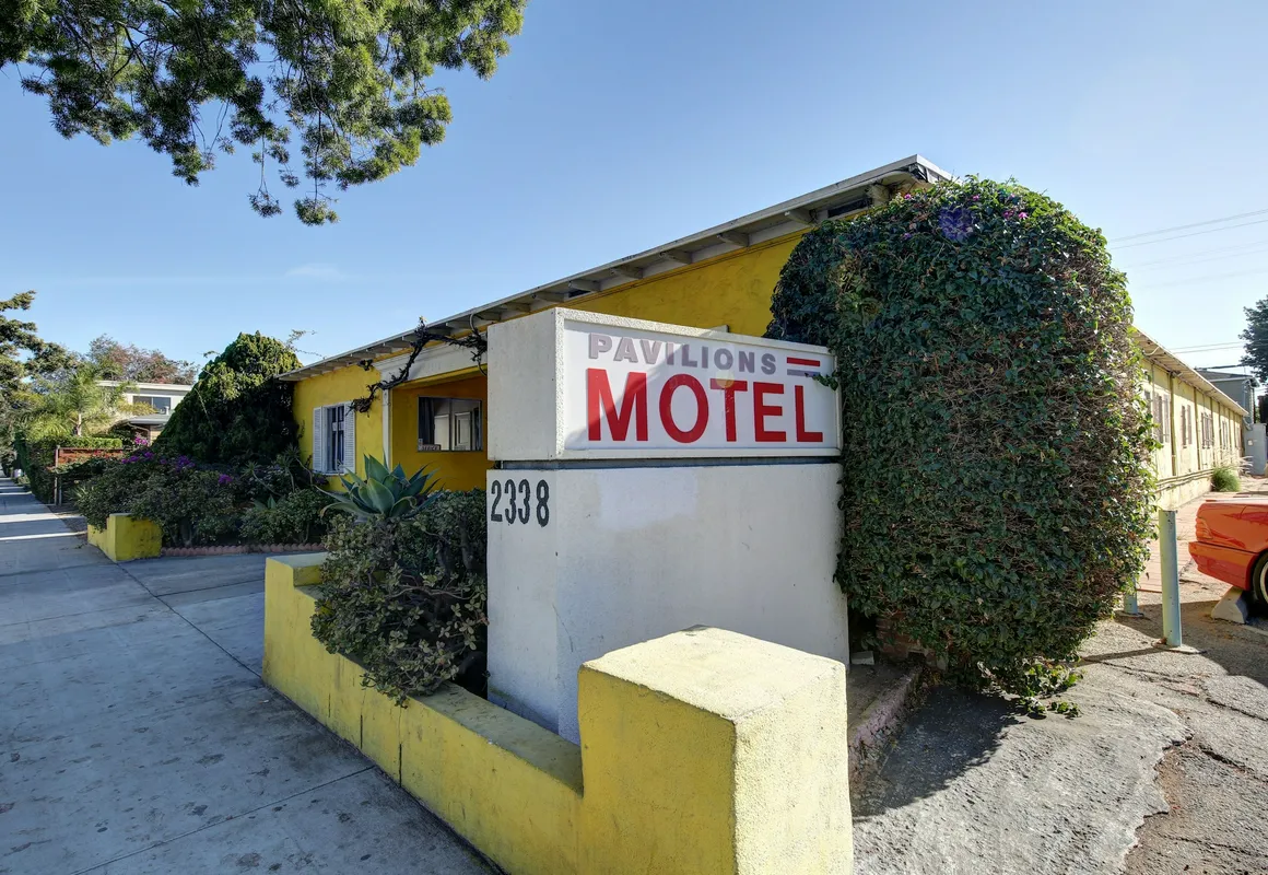 Pavilions Motel hotel hero