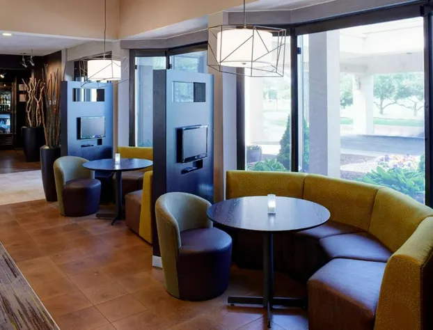 Courtyard by Marriott Detroit Dearborn hotel detail image 3