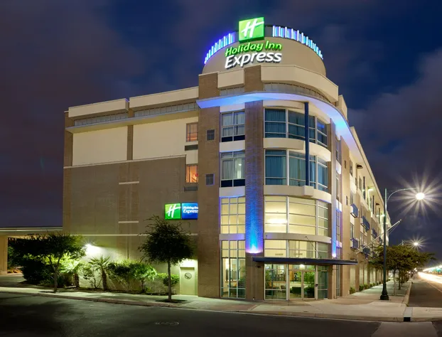 Holiday Inn Express San Antonio Rivercenter Area by IHG hotel detail image 1