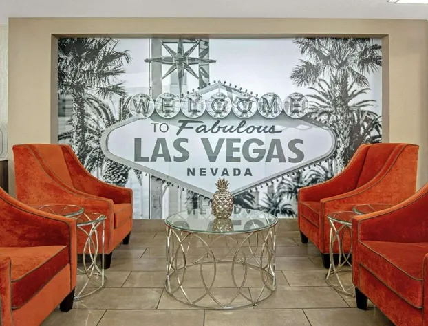 La Quinta Inn & Suites by Wyndham Las Vegas Red Rock hotel detail image 4