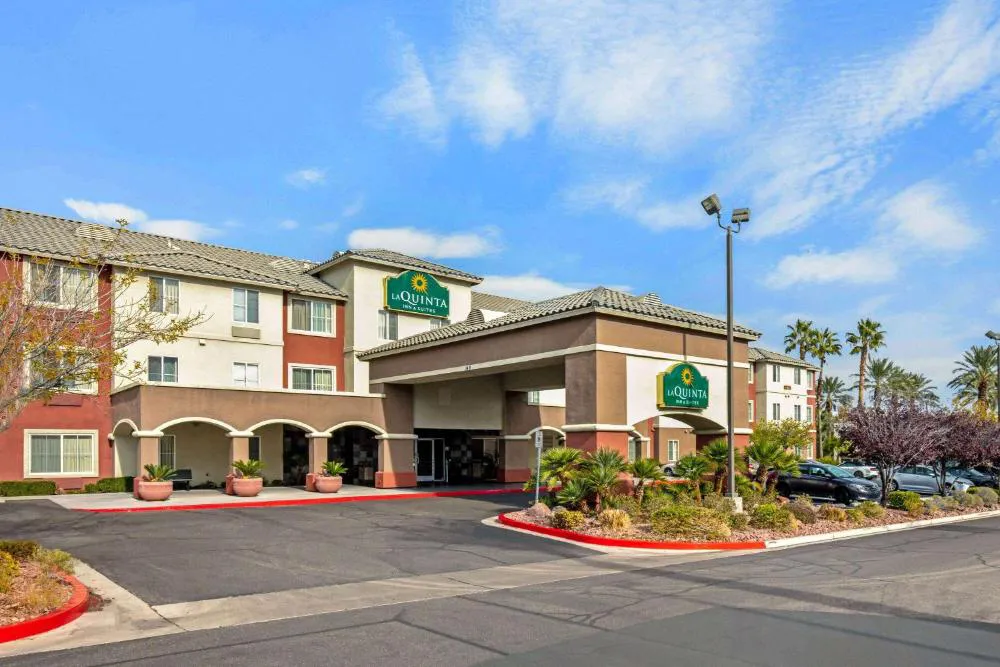 La Quinta Inn & Suites by Wyndham Las Vegas Red Rock hotel hero