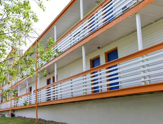 Americas Best Value Inn & Suites Branson - Near the Strip hotel detail image 2