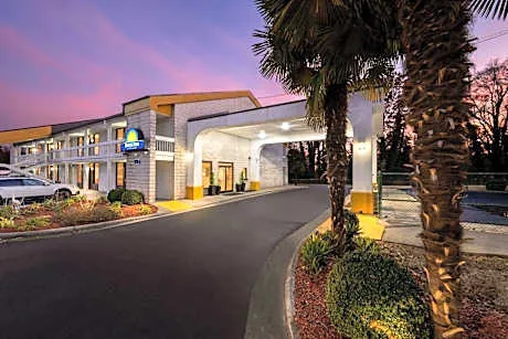 Days Inn by Wyndham Raleigh Midtown hotel hero