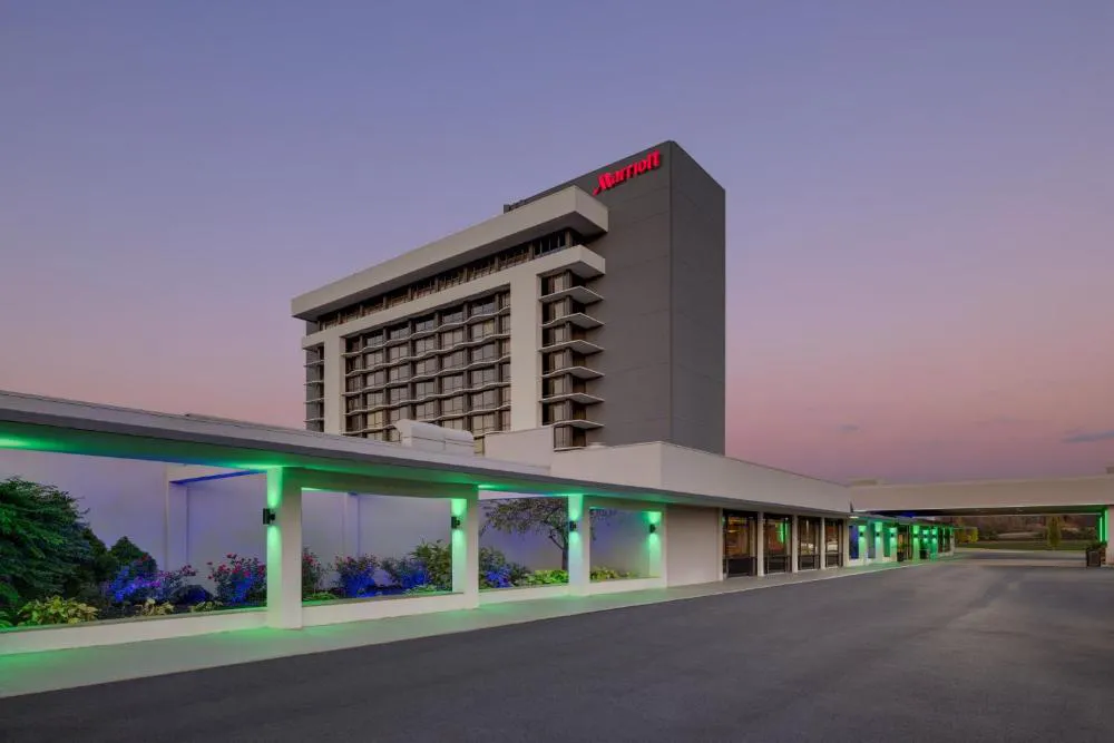 Marriott Saddle Brook hotel hero